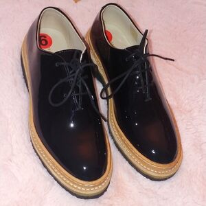 NWOB WANT Les Essentiels oxfords